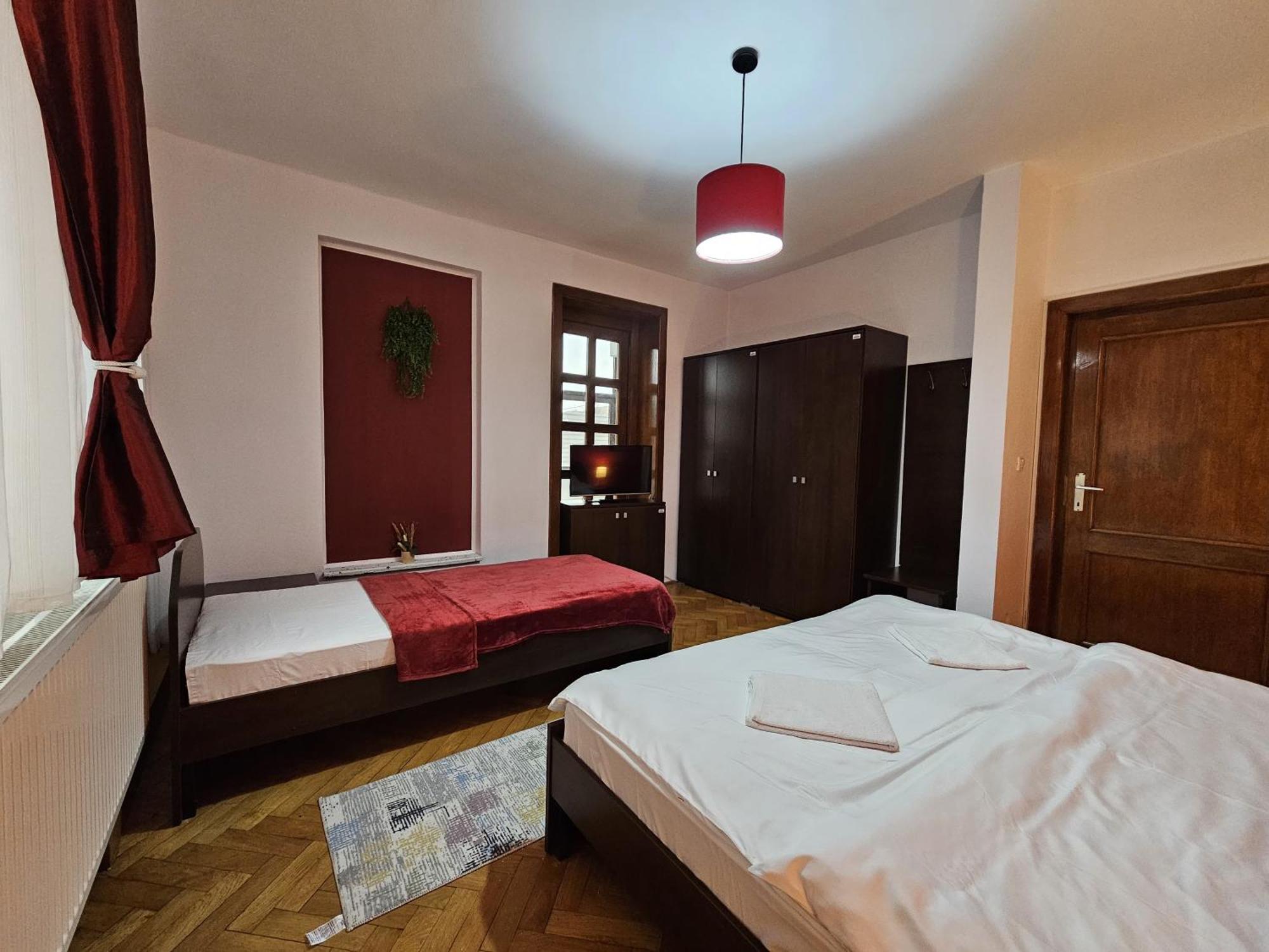 Apartment Zarnesti City Centre Vmp Free Parking Eksteriør billede