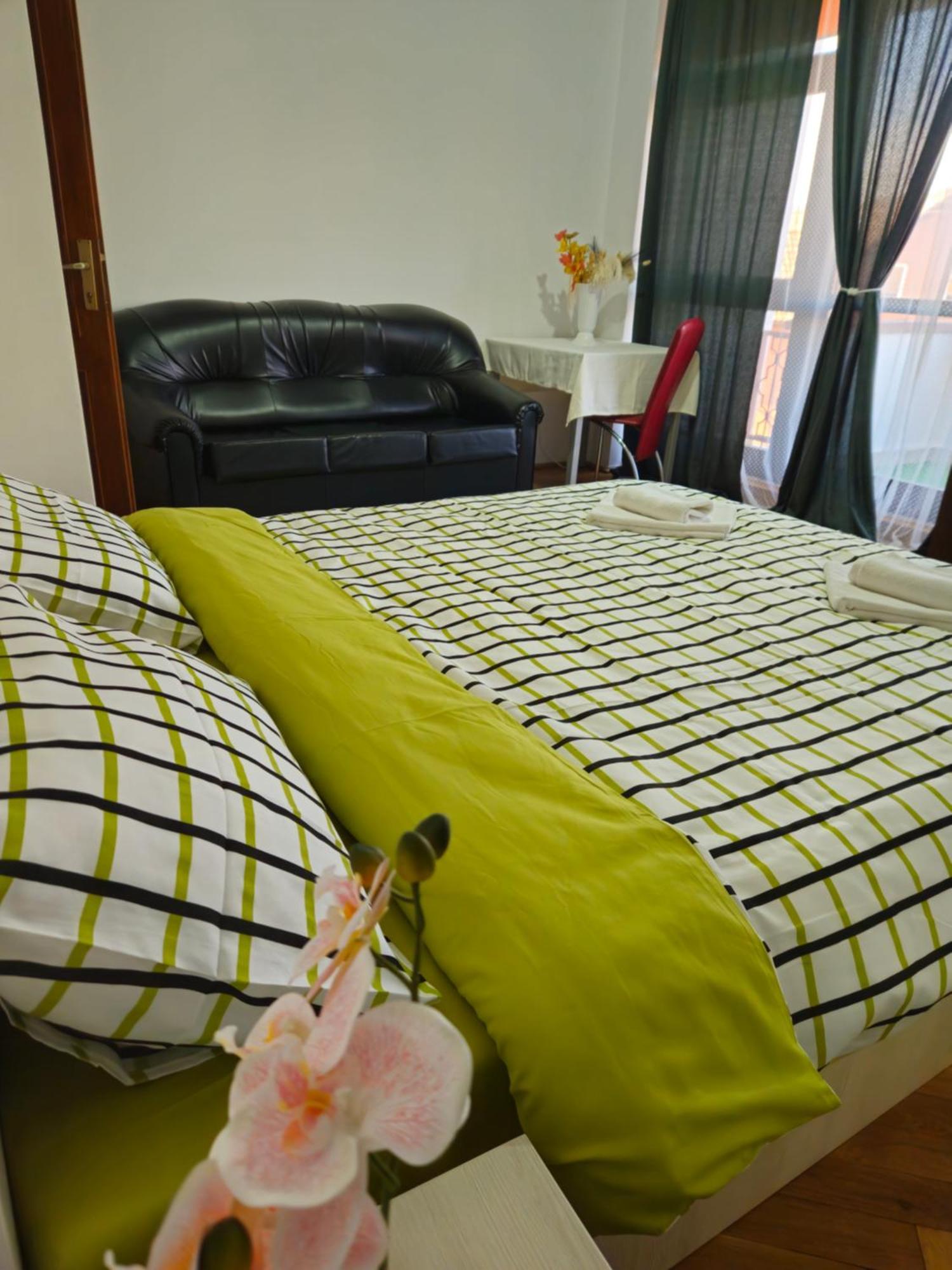 Apartment Zarnesti City Centre Vmp Free Parking Eksteriør billede