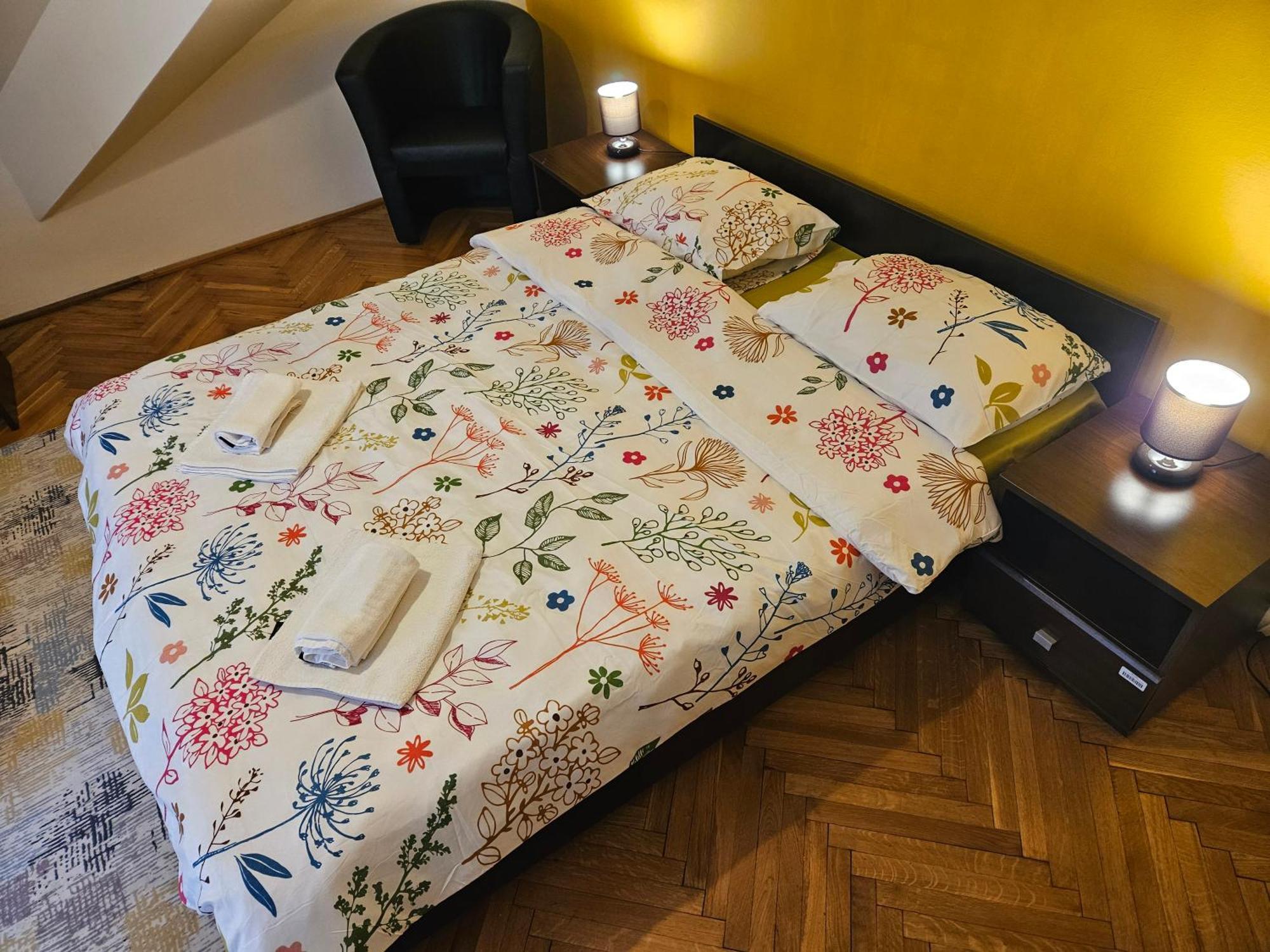 Apartment Zarnesti City Centre Vmp Free Parking Eksteriør billede