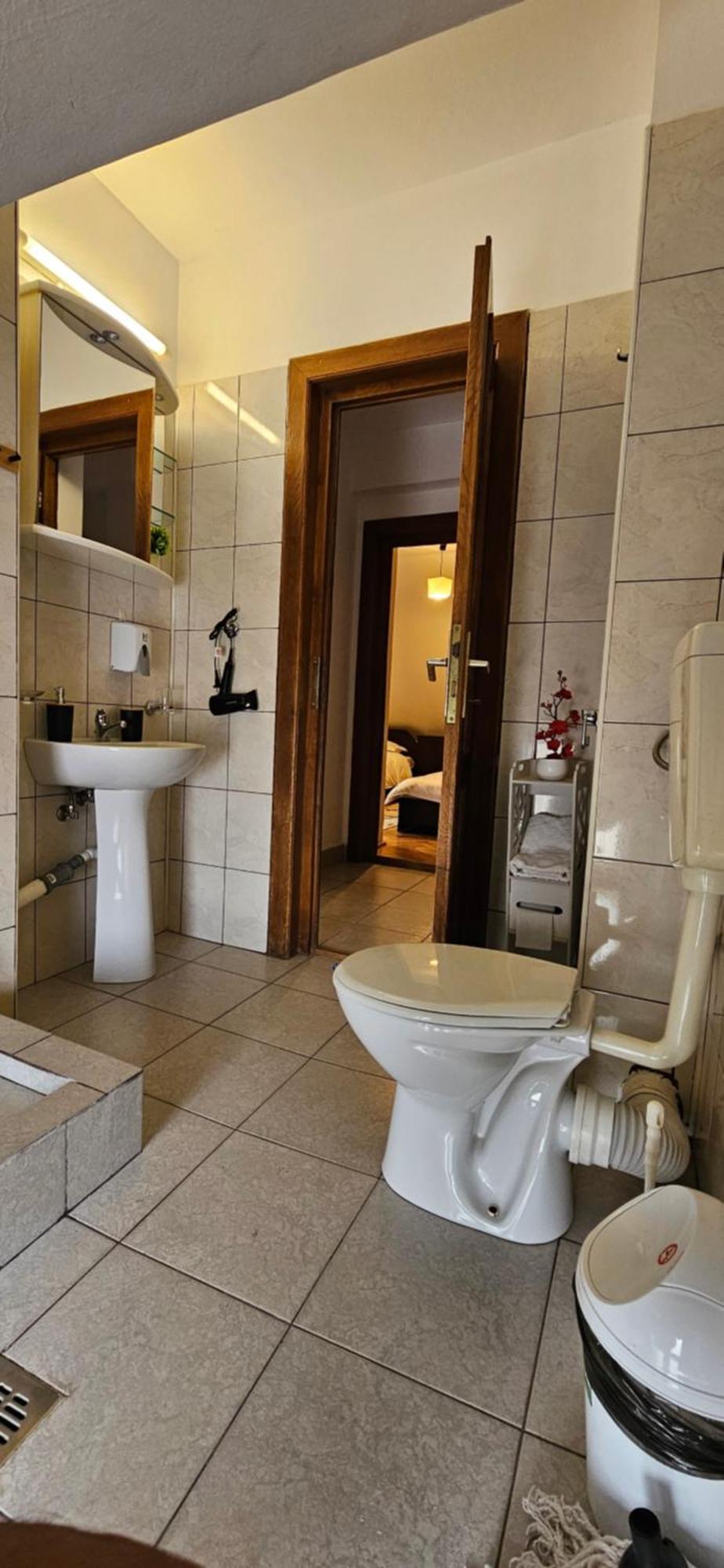 Apartment Zarnesti City Centre Vmp Free Parking Værelse billede