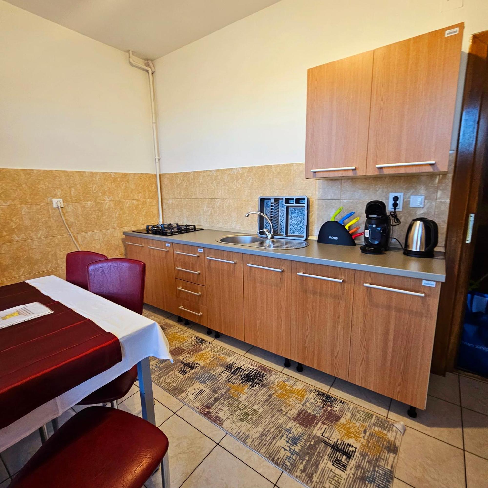Apartment Zarnesti City Centre Vmp Free Parking Værelse billede
