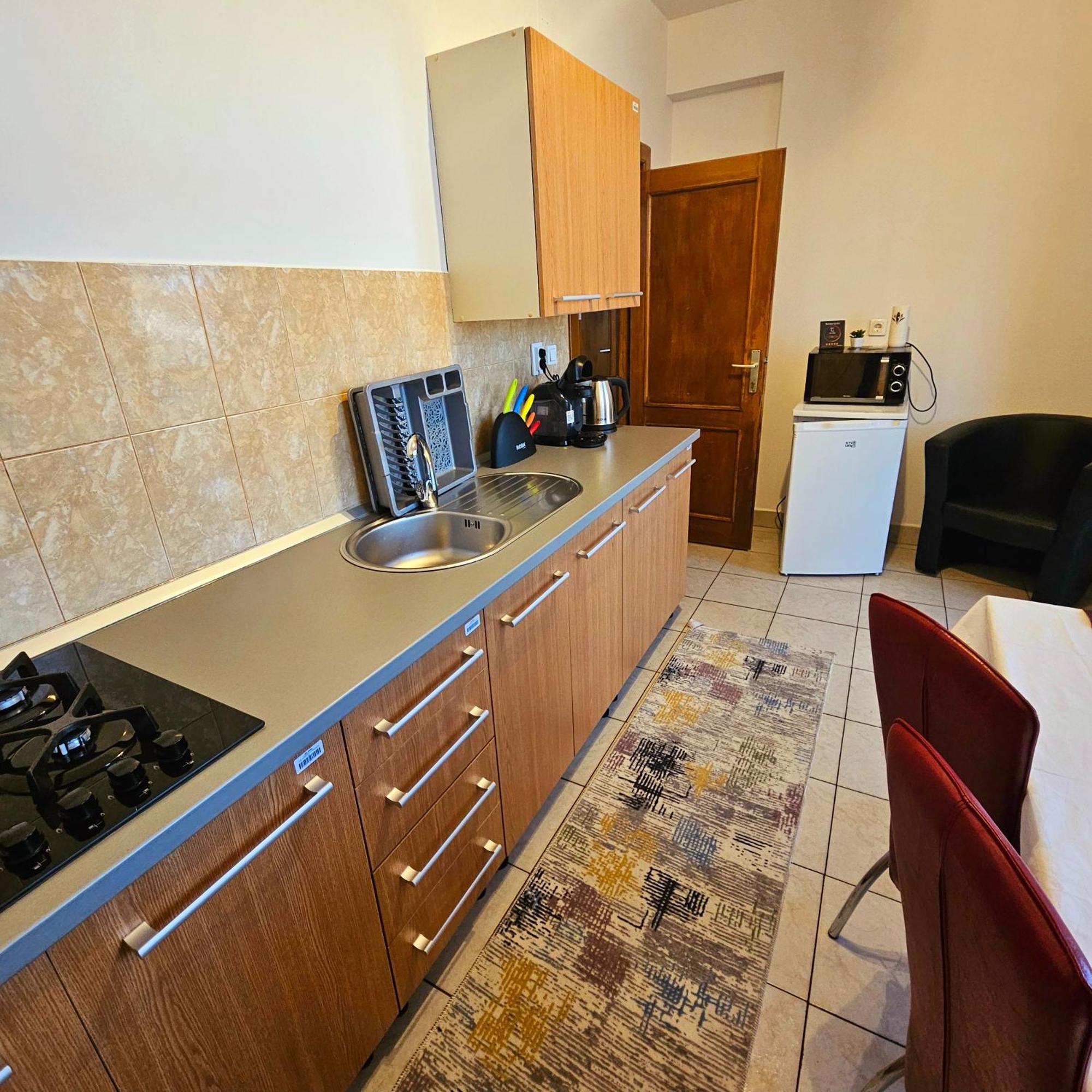 Apartment Zarnesti City Centre Vmp Free Parking Eksteriør billede
