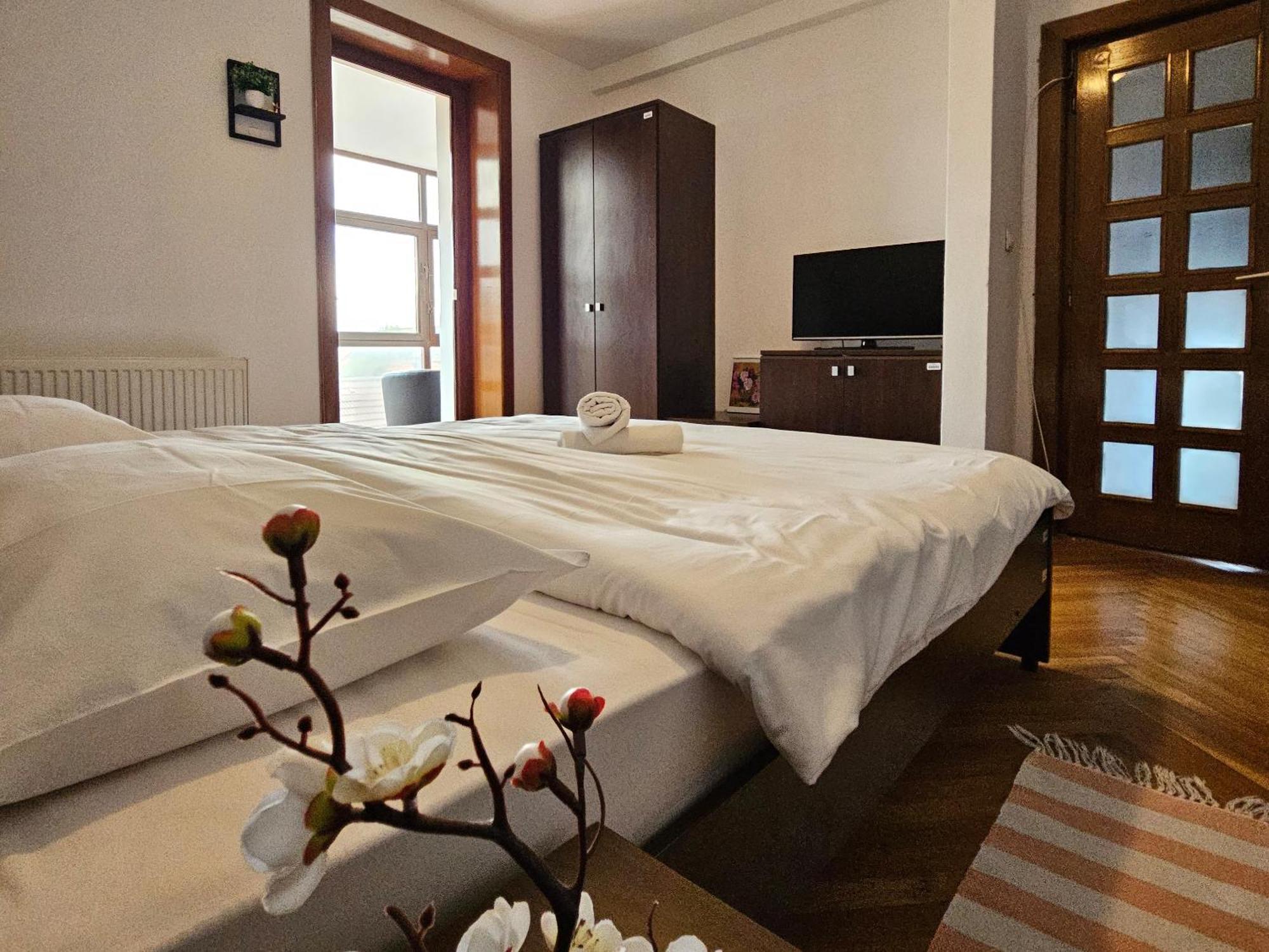 Apartment Zarnesti City Centre Vmp Free Parking Værelse billede