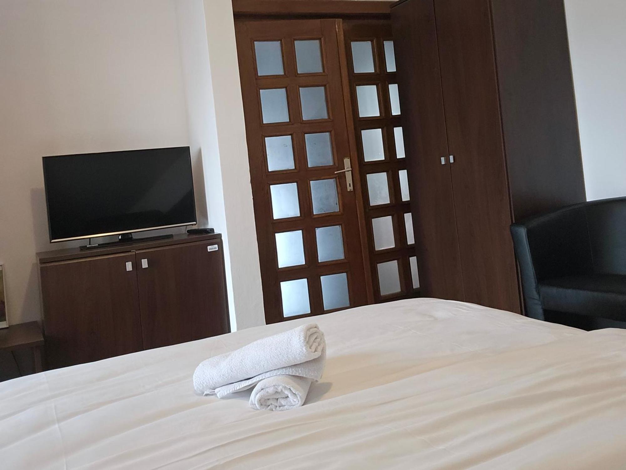 Apartment Zarnesti City Centre Vmp Free Parking Eksteriør billede