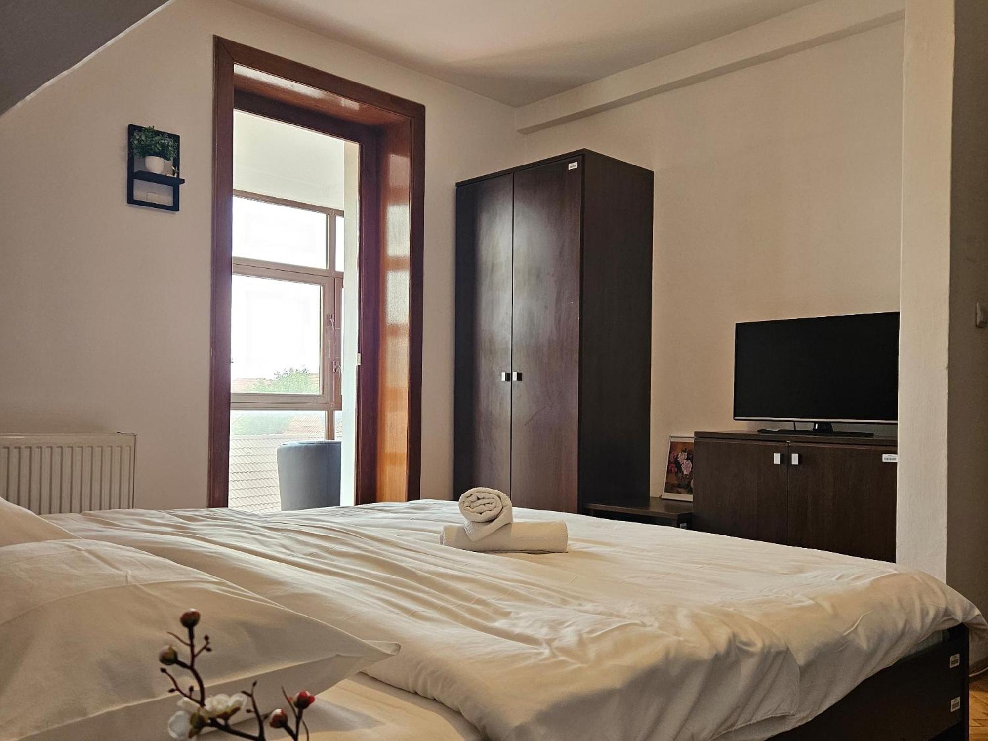 Apartment Zarnesti City Centre Vmp Free Parking Eksteriør billede
