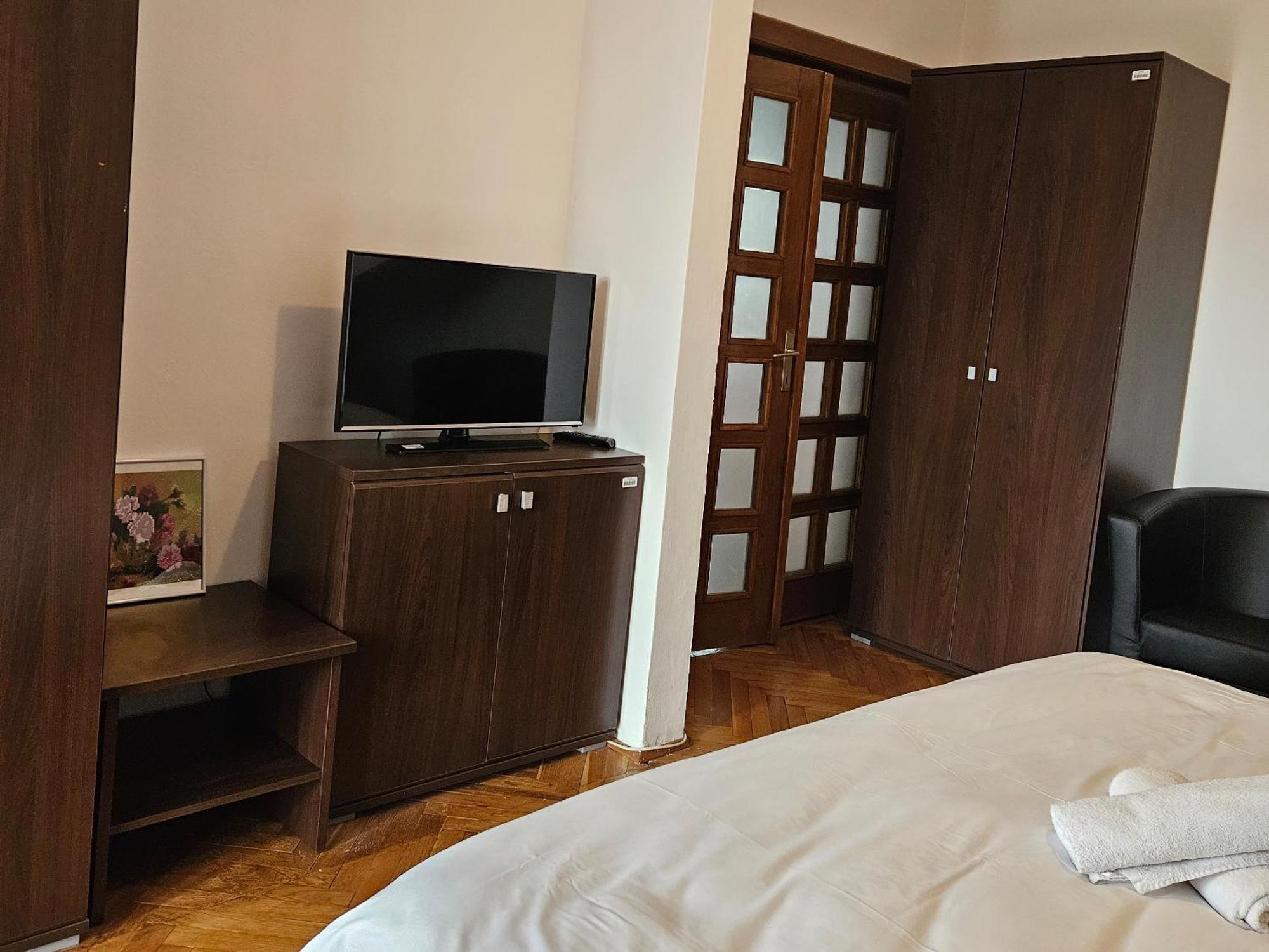 Apartment Zarnesti City Centre Vmp Free Parking Eksteriør billede